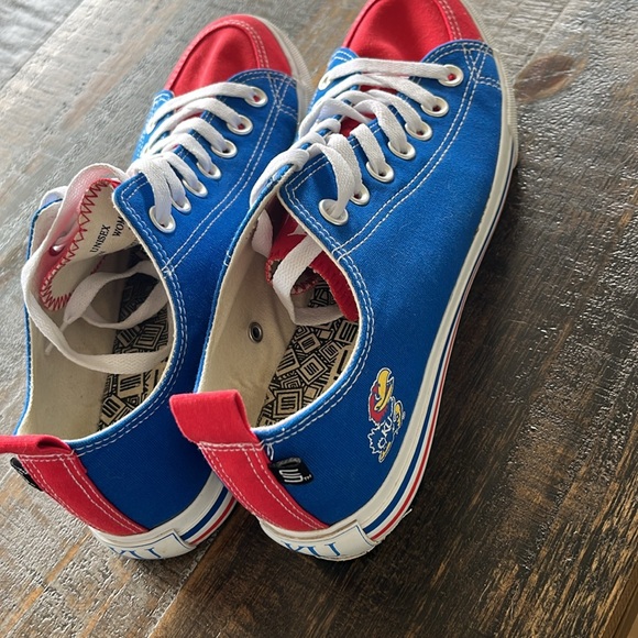 Skicks KU Low Lace Up Sneakers - Picture 1 of 12
